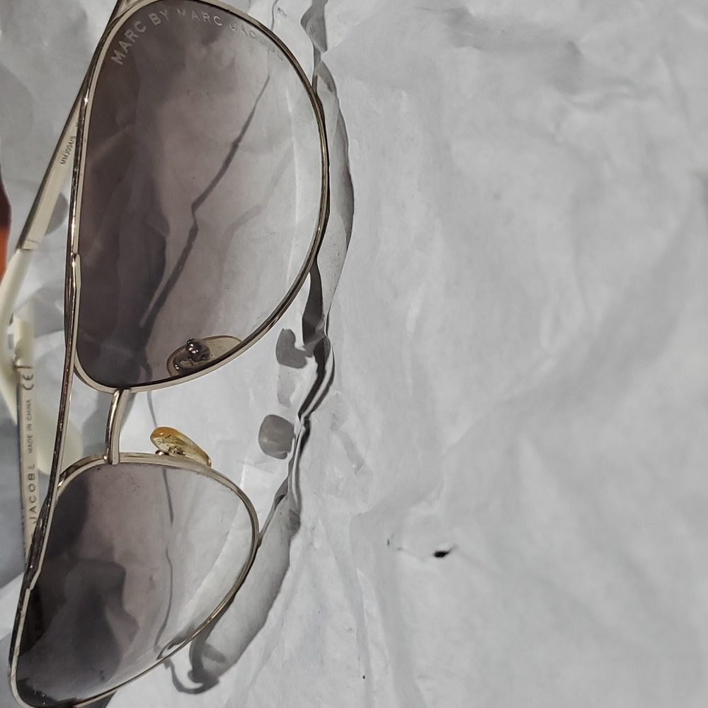 Sunglasses aviator